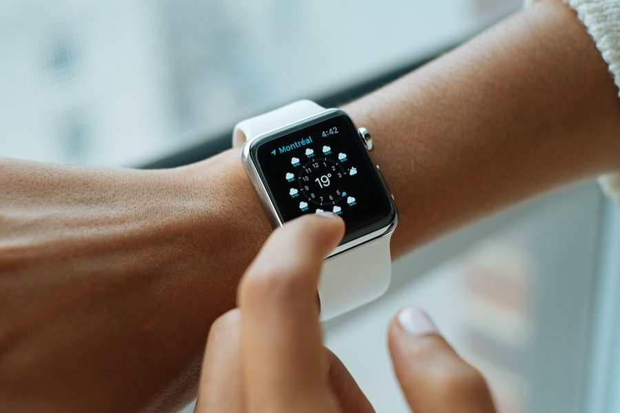 Apple Watch SE (2022), 40 mm, Starlight